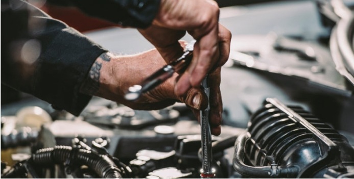 BE SURE TO USE THE RIGHT TOOLS ON SPARK PLUGS.