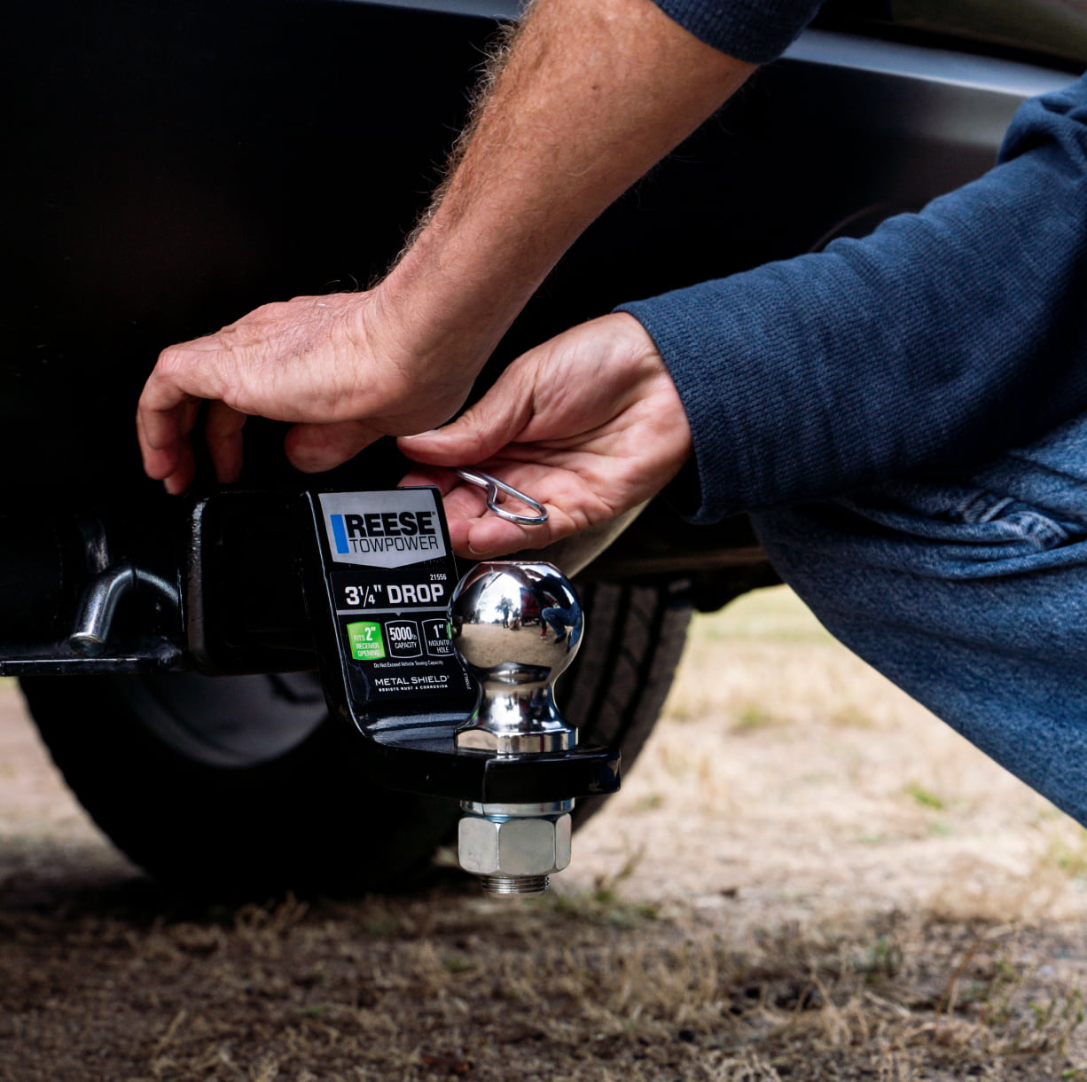 image of a trailer hitch and ball