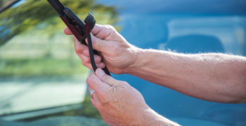 What Kind of Windshield Wipers Do I Need? - AutoZone