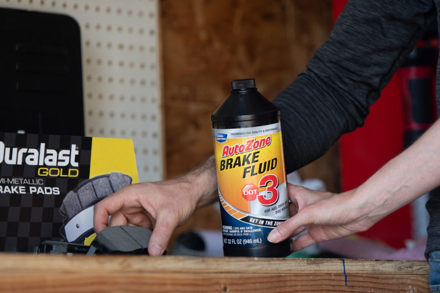 Understanding the Difference: Dot3 vs Dot4 Brake Fluid