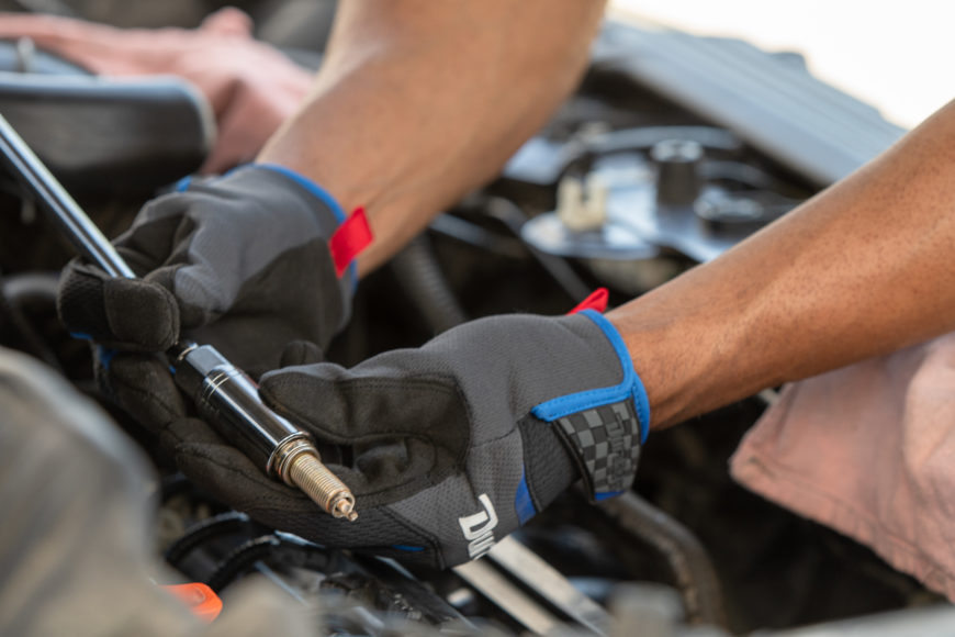 how to test a spark plug