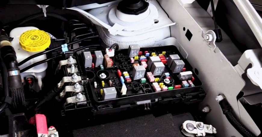 Replacing fuse box store