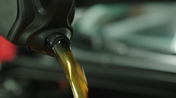 Image for Introducing Valvoline Maxlife With Easy Pour Bottles